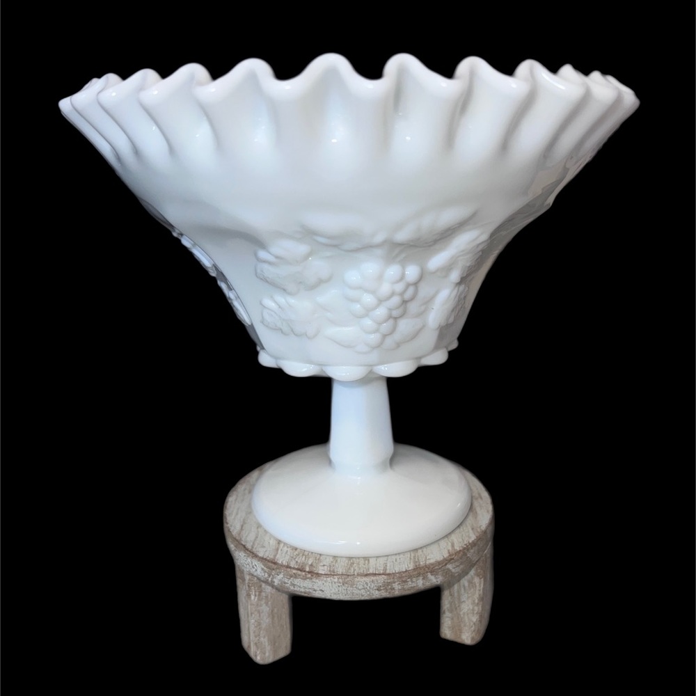 Vintage Westmoreland Ruffled Milk Glass Compote Pedestal Dish With Grapes
